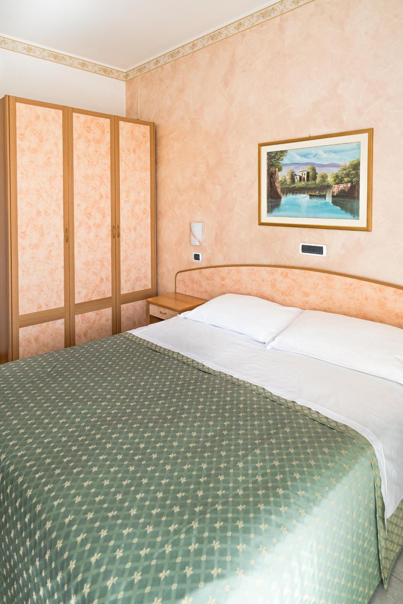 Hotel Joli Alba Adriatica Kültér fotó